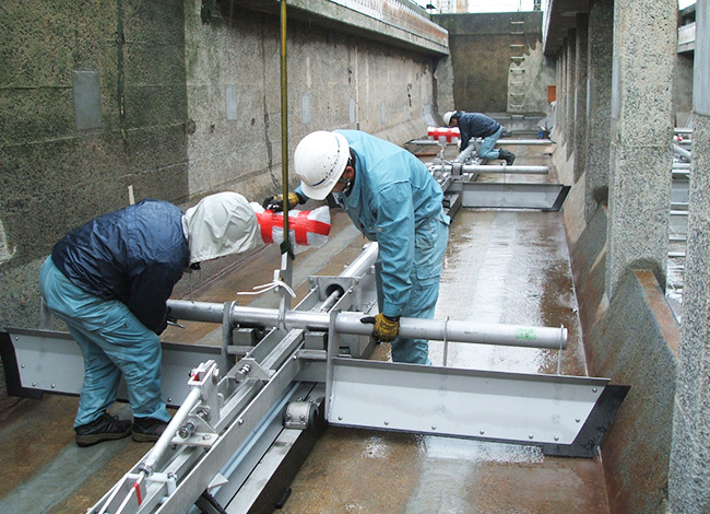 丸亀市浄化センター最終沈殿池汚泥掻寄機改築工事